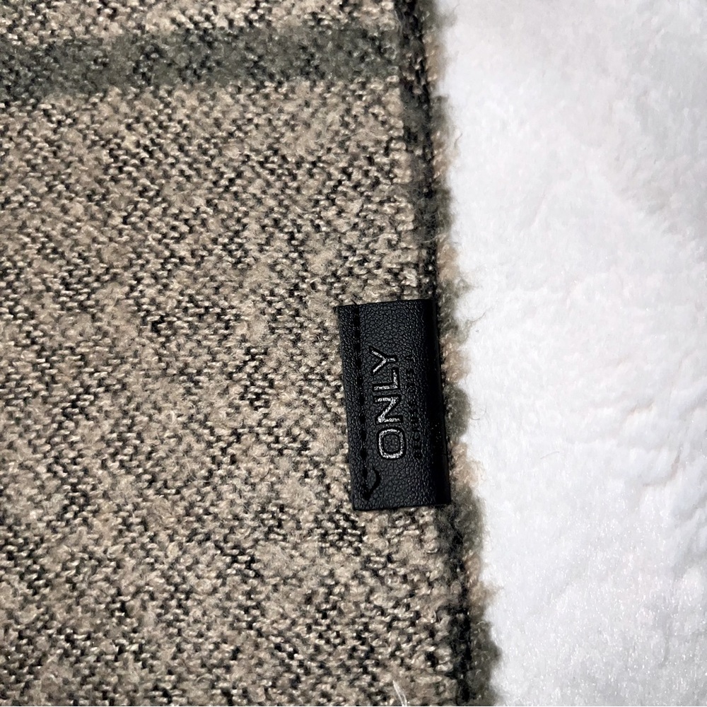 Only Wool Scarf - Picture 3 of 7